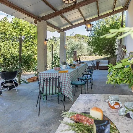 Villa Villalta 18&2, Emma Arezzo
