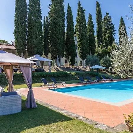 Villalta 18&2, Emma Villa Arezzo