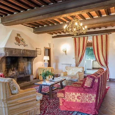 Villalta 18&2, Emma Villa Arezzo