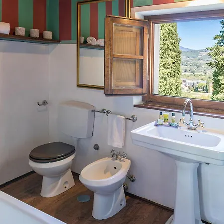 Villalta 18&2, Emma Villa Arezzo